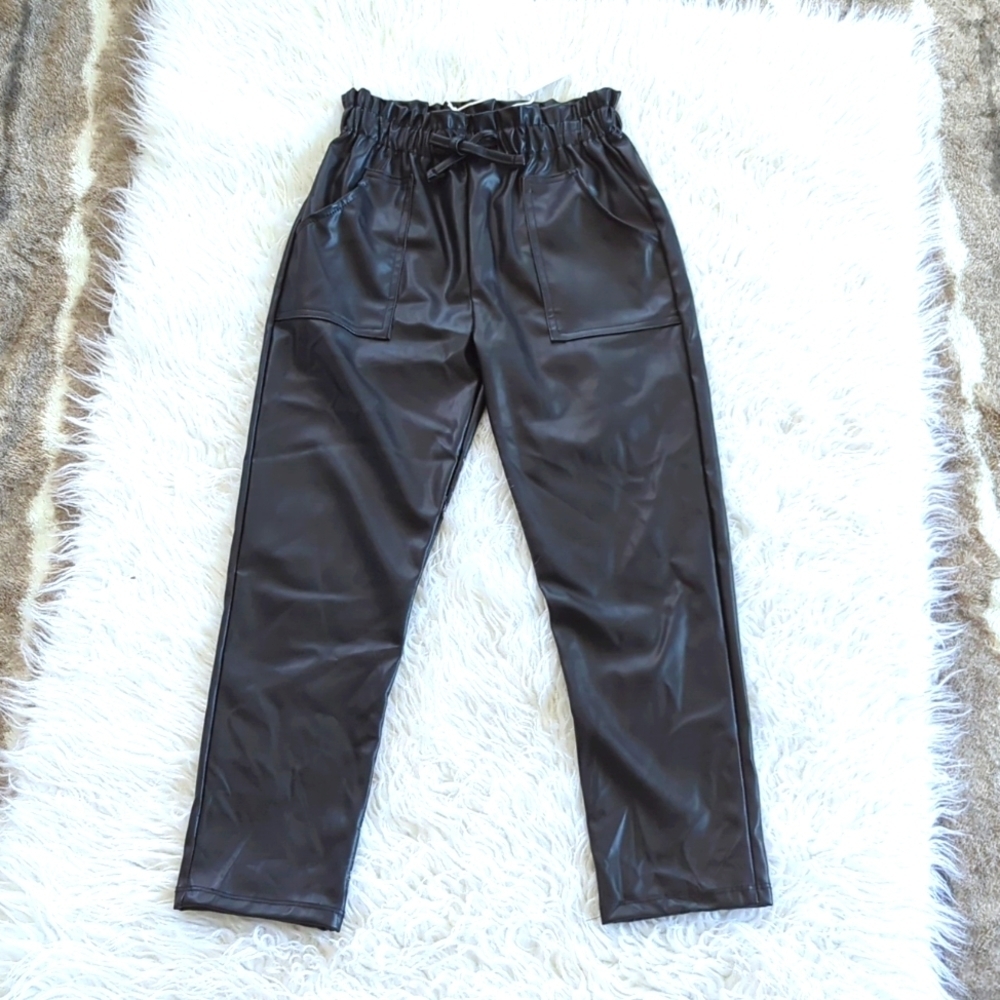 Tween Girls Faux Leather Cropped Pants